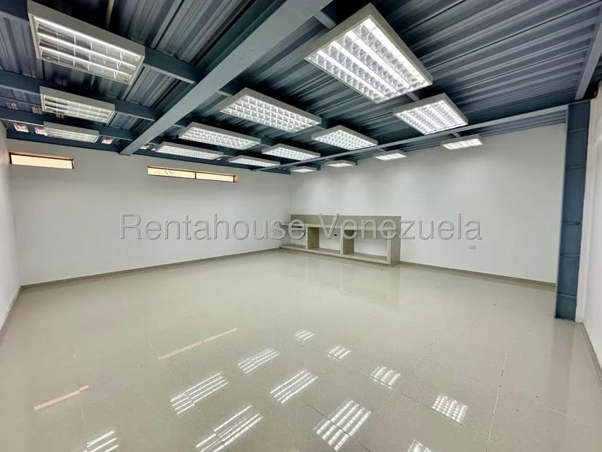 Comercial (Galpon - Deposito) en Venta en Zona Industrial 2, Lara - 15