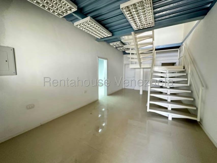 Comercial (Galpon - Deposito) en Venta en Zona Industrial 2, Lara - 17