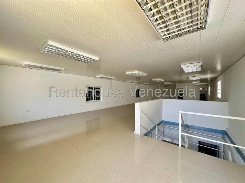 Comercial (Galpon - Deposito) en Venta en Zona Industrial 2, Lara - 19