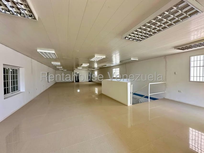 Comercial (Galpon - Deposito) en Venta en Zona Industrial 2, Lara - 20
