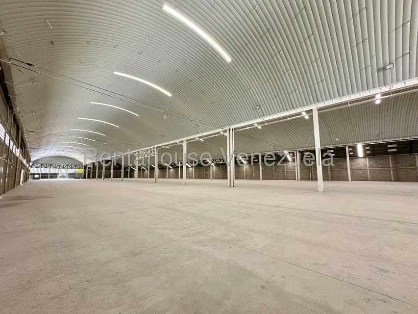 Comercial (Galpon - Deposito) en Venta en Zona Industrial 2, Lara - 3