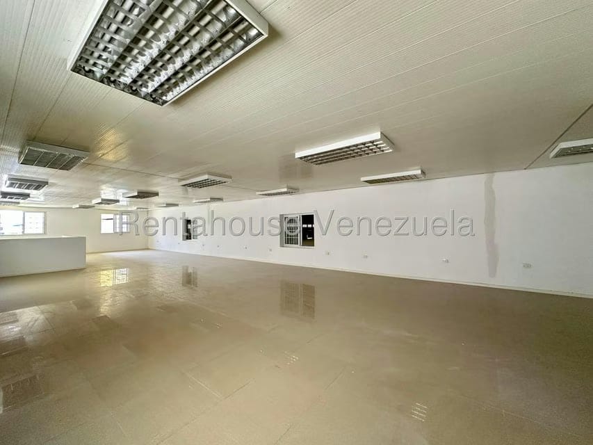 Comercial (Galpon - Deposito) en Venta en Zona Industrial 2, Lara - 21