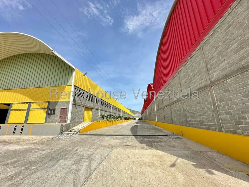 Comercial (Galpon - Deposito) en Venta en Zona Industrial 2, Lara - 25