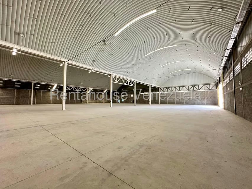 Comercial (Galpon - Deposito) en Venta en Zona Industrial 2, Lara - 4