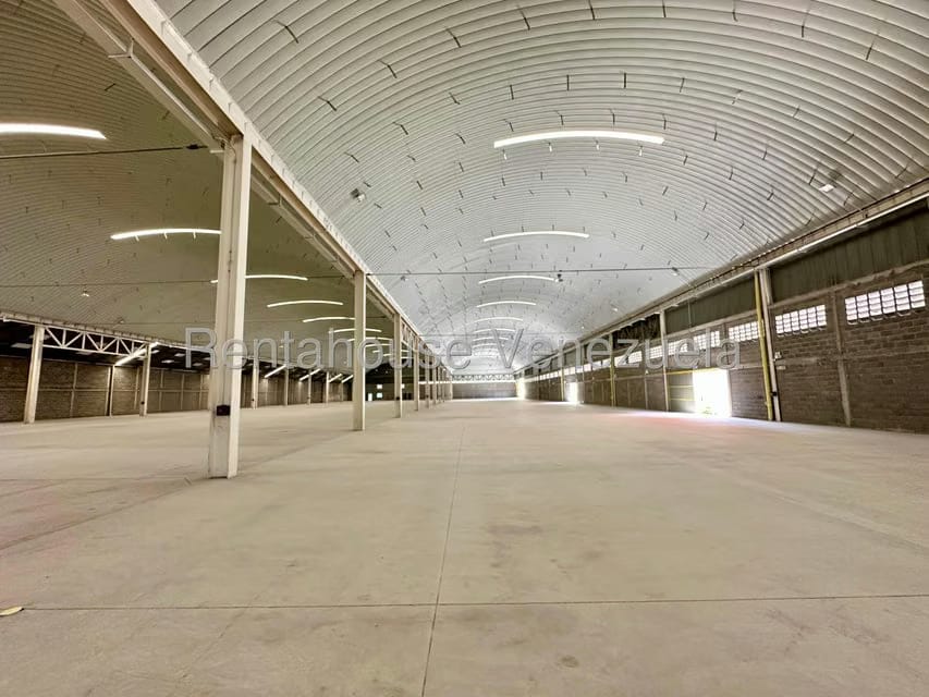 Comercial (Galpon - Deposito) en Venta en Zona Industrial 2, Lara - 10