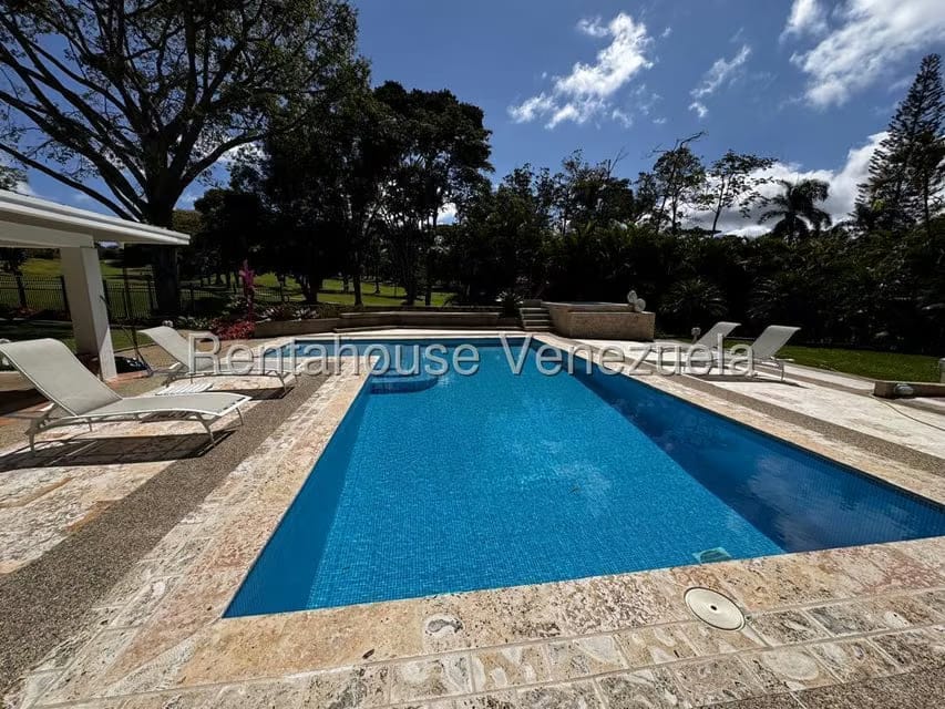 Casa (Multipes Niveles) en Venta en La Lagunita Country Club, Distrito Metropolitano