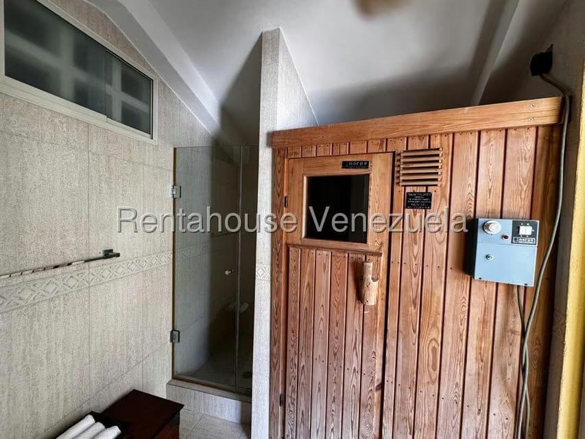 Casa (Multipes Niveles) en Venta en La Lagunita Country Club, Distrito Metropolitano - 16