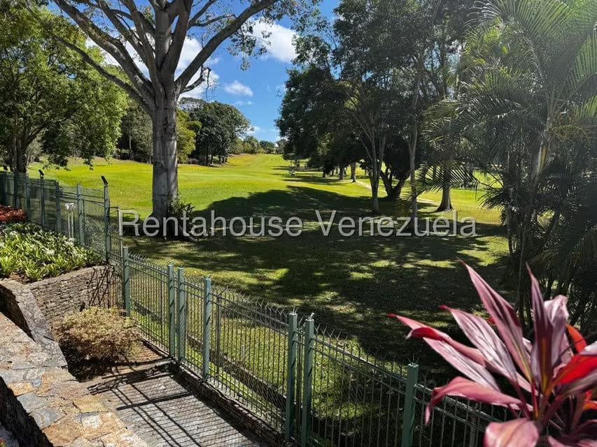 Casa (Multipes Niveles) en Venta en La Lagunita Country Club, Distrito Metropolitano - 4