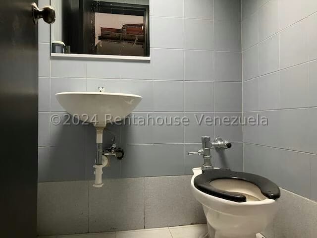 Comercial (Local Comercial) en Venta en Los Naranjos del Cafetal, Distrito Metropolitano - 12