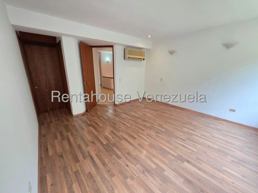 Apartamento (Duplex) en Venta en Las Mercedes, Distrito Metropolitano - 45