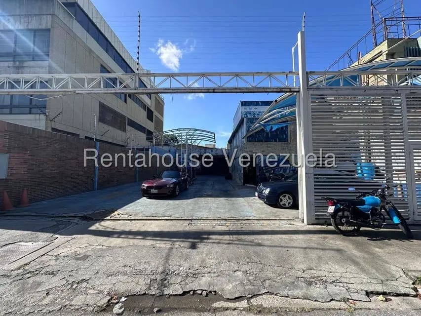 Terreno (Comercial) en Venta en La Urbina, Distrito Metropolitano - 2