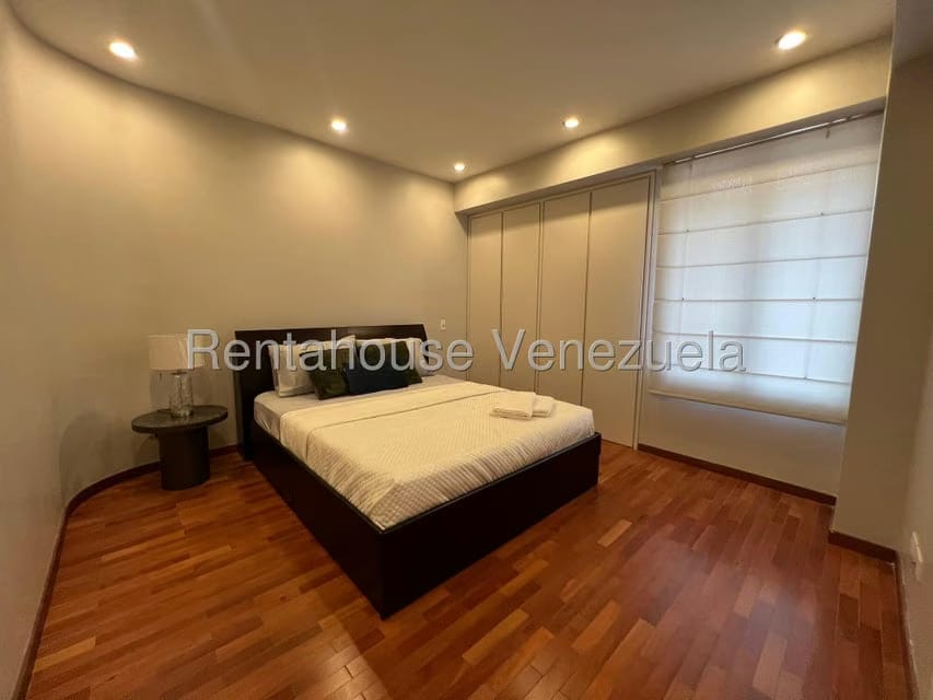 Apartamento (1 Nivel) en Alquiler en Campo Alegre, Distrito Metropolitano - 14