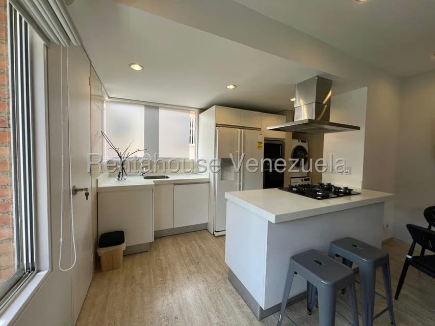 Apartamento (1 Nivel) en Alquiler en Campo Alegre, Distrito Metropolitano - 5
