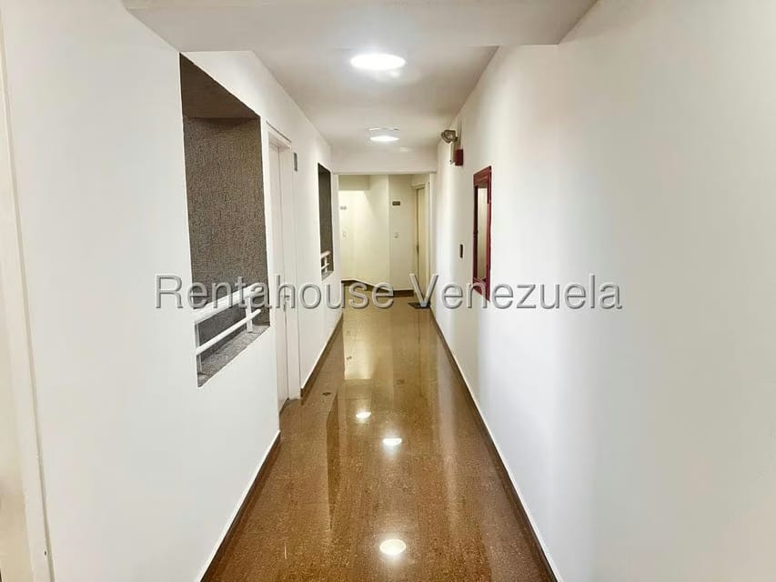 Apartamento (1 Nivel) en Alquiler en El Cigarral, Distrito Metropolitano - 5