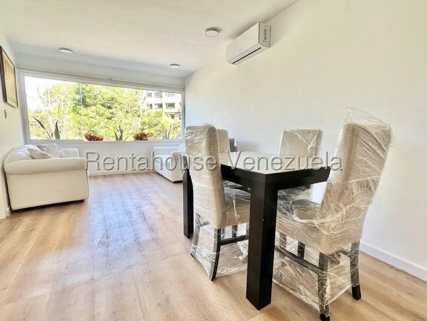 Apartamento (1 Nivel) en Alquiler en El Cigarral, Distrito Metropolitano - 7