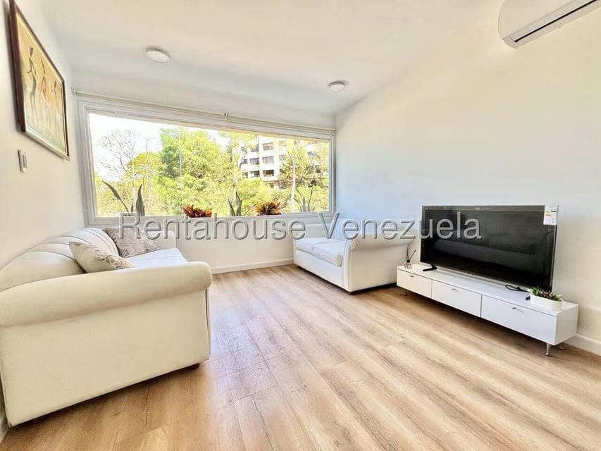 Apartamento (1 Nivel) en Alquiler en El Cigarral, Distrito Metropolitano - 9