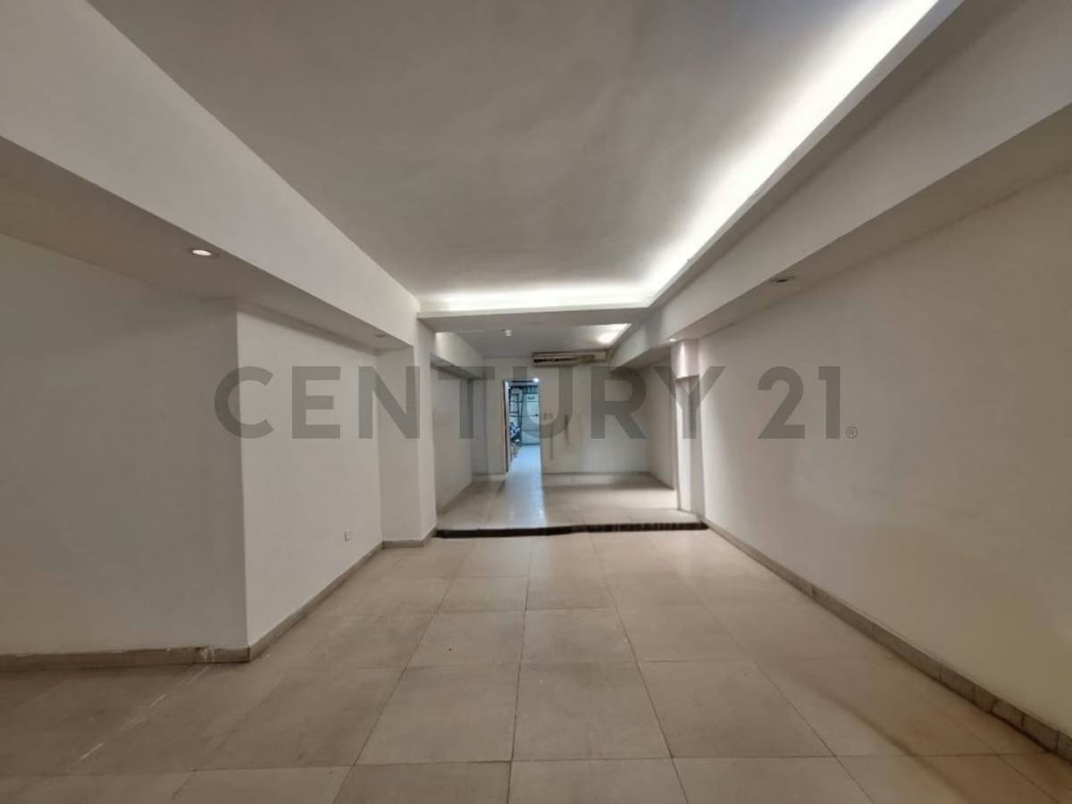 Impulsa tu negocio en el corazón de El Recreo Local de 3 Niveles - 28