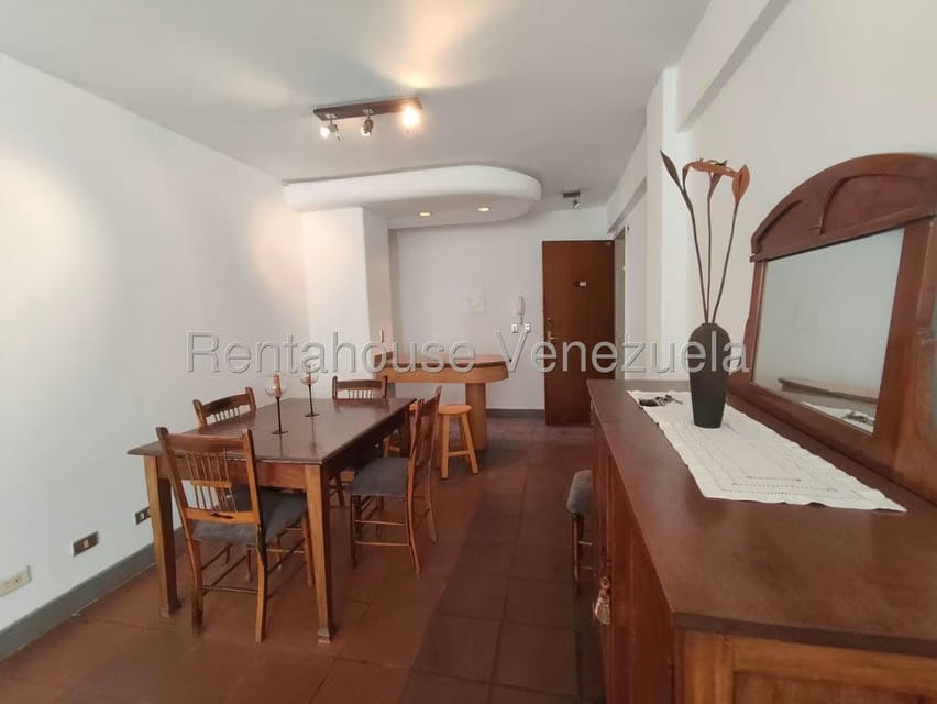 Apartamento (1 Nivel) en Alquiler en Los Palos Grandes, Distrito Metropolitano - 11