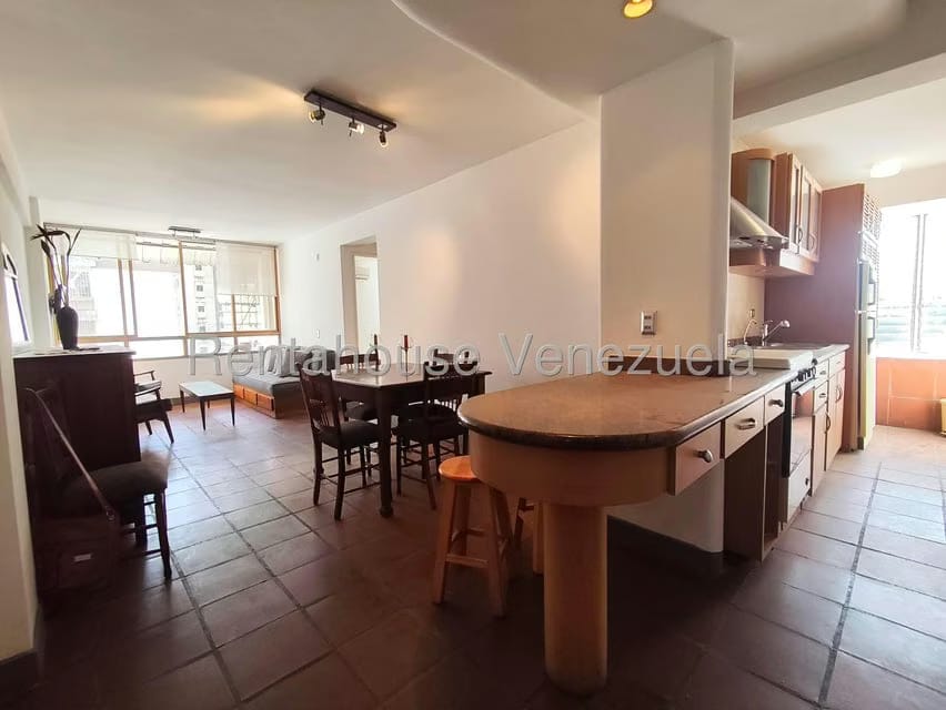 Apartamento (1 Nivel) en Alquiler en Los Palos Grandes, Distrito Metropolitano - 16