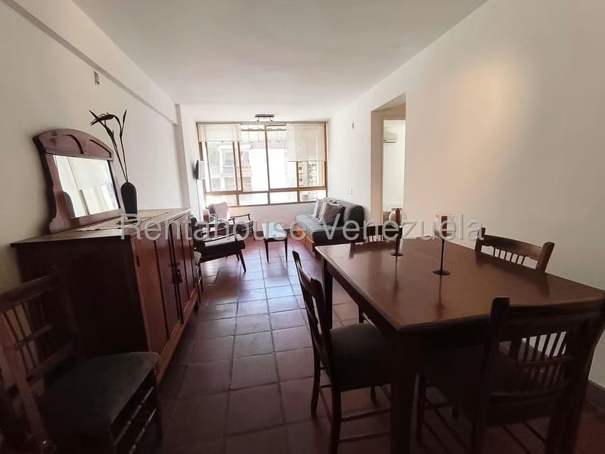 Apartamento (1 Nivel) en Alquiler en Los Palos Grandes, Distrito Metropolitano - 17