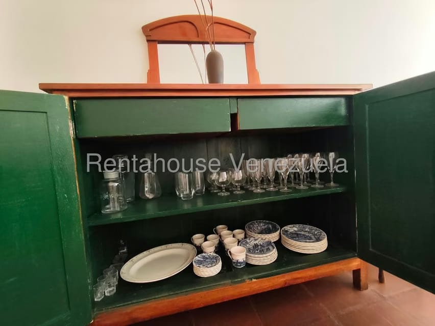 Apartamento (1 Nivel) en Alquiler en Los Palos Grandes, Distrito Metropolitano - 21