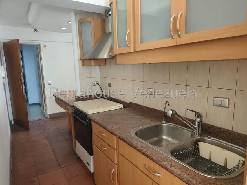 Apartamento (1 Nivel) en Alquiler en Los Palos Grandes, Distrito Metropolitano - 5