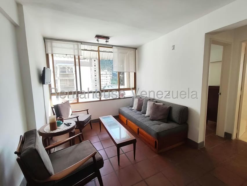 Apartamento (1 Nivel) en Alquiler en Los Palos Grandes, Distrito Metropolitano - 8