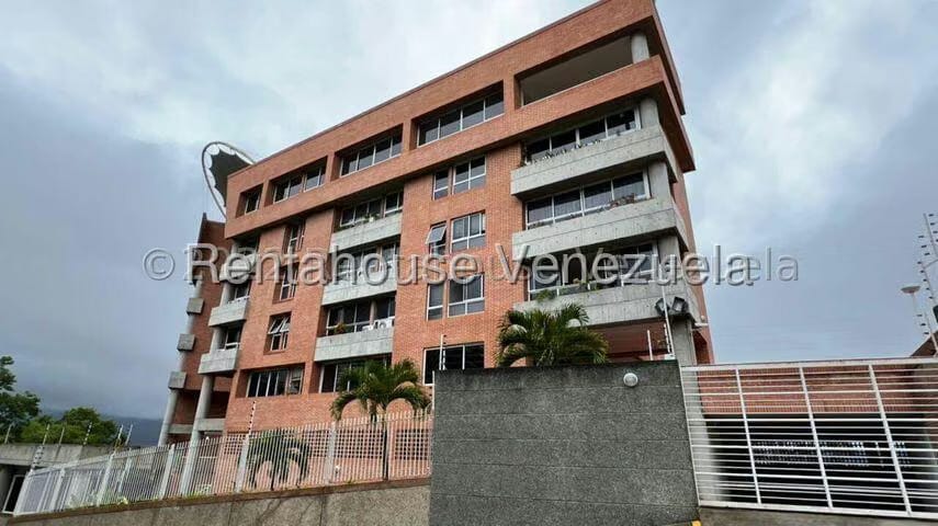 Apartamento (1 Nivel) en Alquiler en Lomas del Sol, Distrito Metropolitano