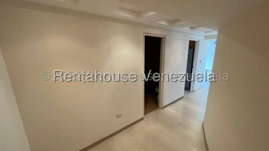 Apartamento (1 Nivel) en Alquiler en Lomas del Sol, Distrito Metropolitano - 12