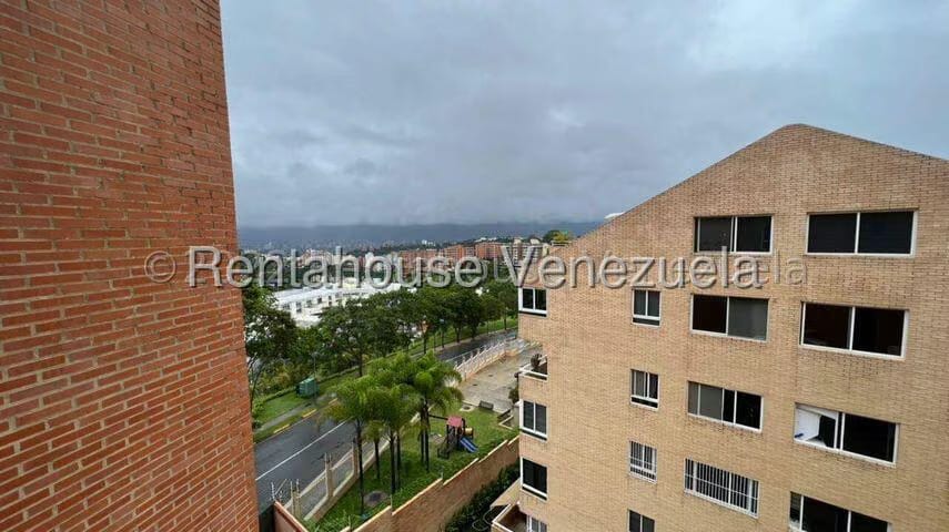 Apartamento (1 Nivel) en Alquiler en Lomas del Sol, Distrito Metropolitano - 24