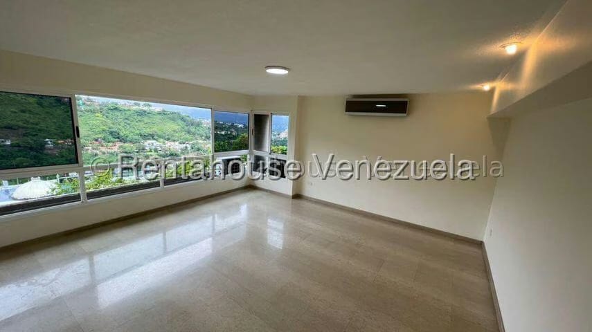 Apartamento (1 Nivel) en Alquiler en Lomas del Sol, Distrito Metropolitano - 4