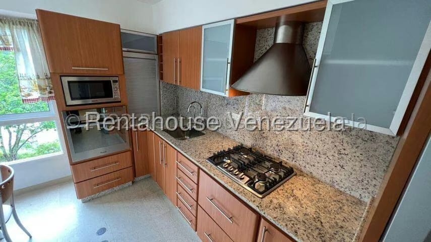 Apartamento (1 Nivel) en Alquiler en Lomas del Sol, Distrito Metropolitano - 9