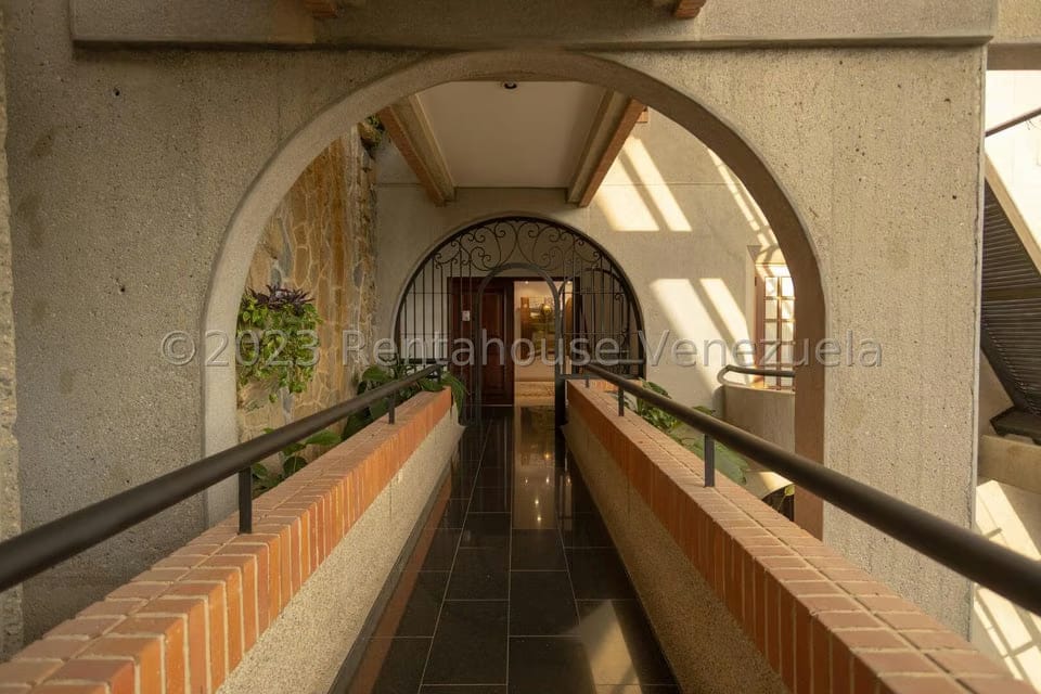 Apartamento (1 Nivel) en Venta en Colinas del Tamanaco, Distrito Metropolitano - 40