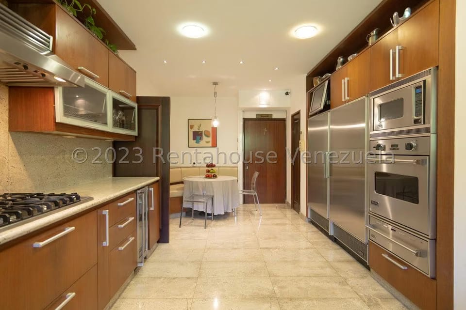 Apartamento (1 Nivel) en Venta en Colinas del Tamanaco, Distrito Metropolitano - 8