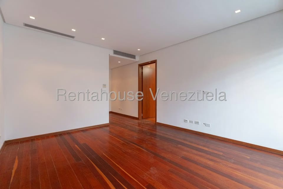 Casa (Multipes Niveles) en Alquiler en Altamira, Distrito Metropolitano - 33