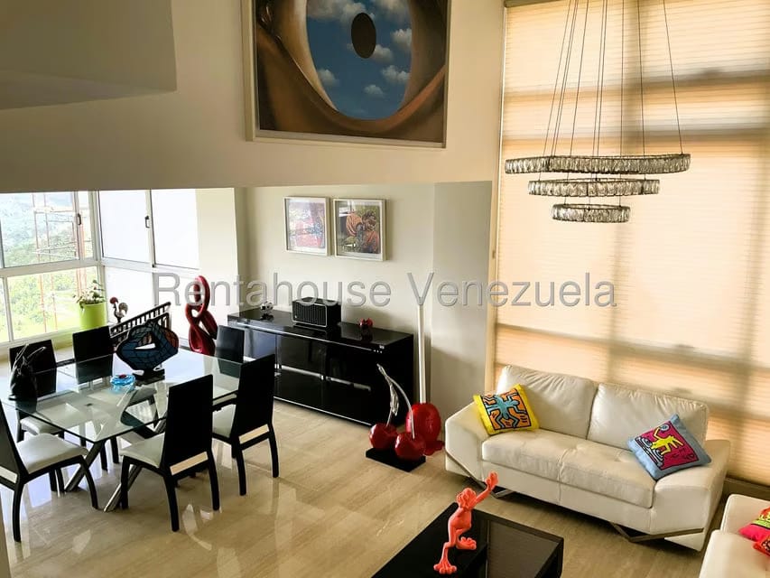 Townhouse (Multiples Niveles) en Venta en Los Naranjos del Cafetal, Distrito Metropolitano - 3