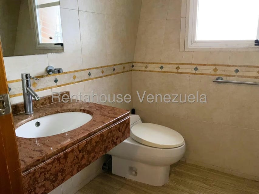 Townhouse (Multiples Niveles) en Venta en Los Naranjos del Cafetal, Distrito Metropolitano - 22