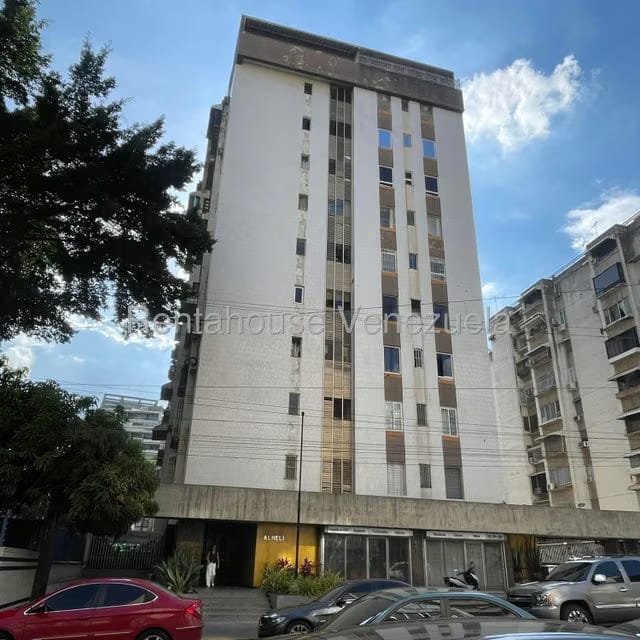 Apartamento (1 Nivel) en Alquiler en Los Palos Grandes, Distrito Metropolitano