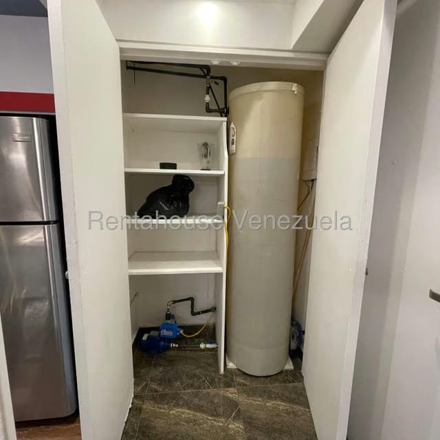 Apartamento (1 Nivel) en Alquiler en Los Palos Grandes, Distrito Metropolitano - 13