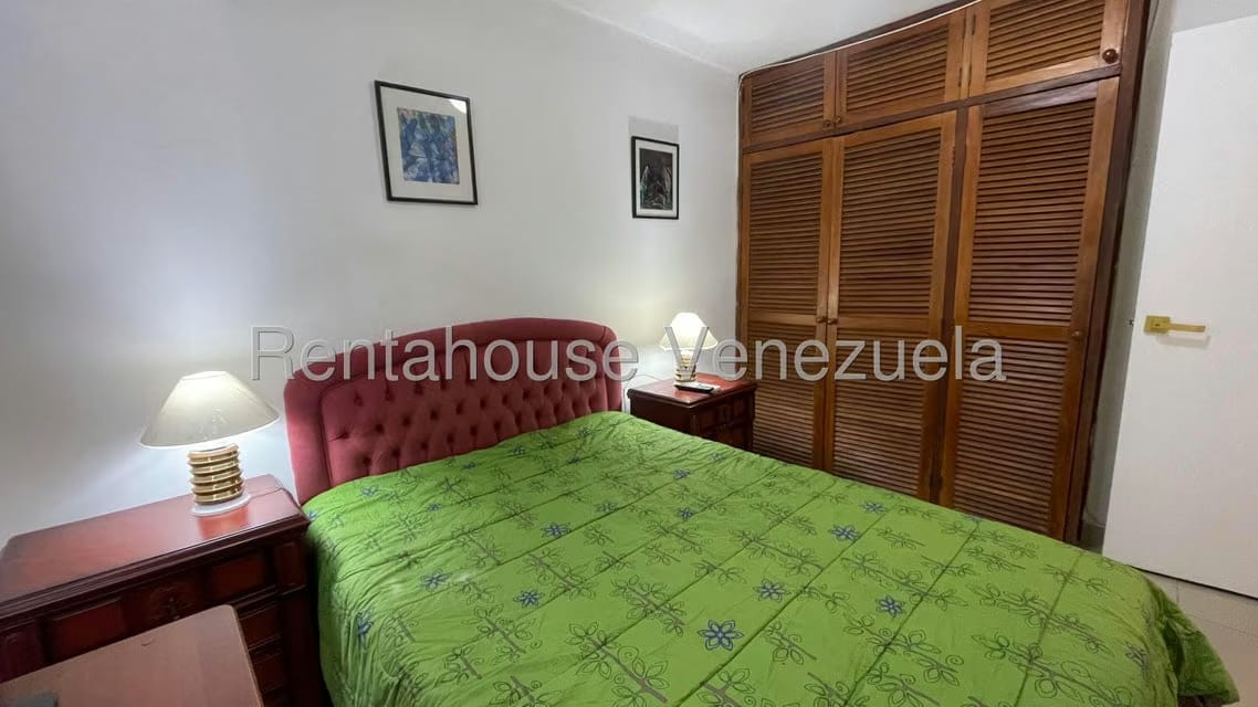 Apartamento (1 Nivel) en Alquiler en Los Palos Grandes, Distrito Metropolitano - 14