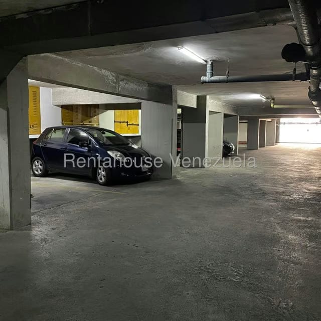 Apartamento (1 Nivel) en Alquiler en Los Palos Grandes, Distrito Metropolitano - 20
