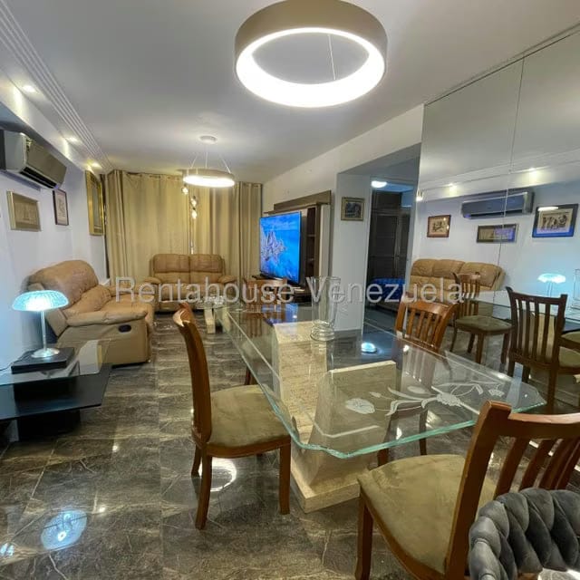 Apartamento (1 Nivel) en Alquiler en Los Palos Grandes, Distrito Metropolitano - 3