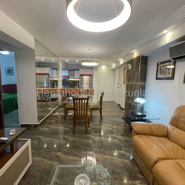 Apartamento (1 Nivel) en Alquiler en Los Palos Grandes, Distrito Metropolitano - 4