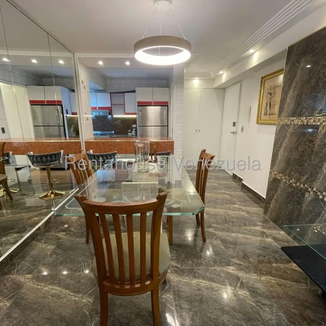 Apartamento (1 Nivel) en Alquiler en Los Palos Grandes, Distrito Metropolitano - 5