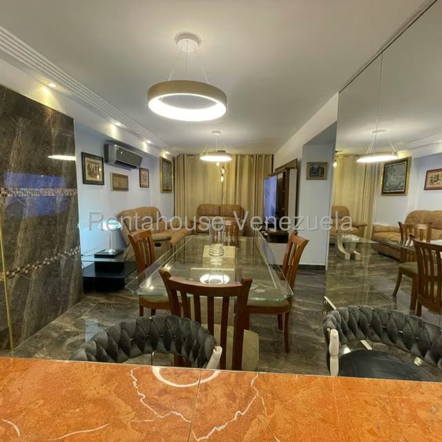 Apartamento (1 Nivel) en Alquiler en Los Palos Grandes, Distrito Metropolitano - 6