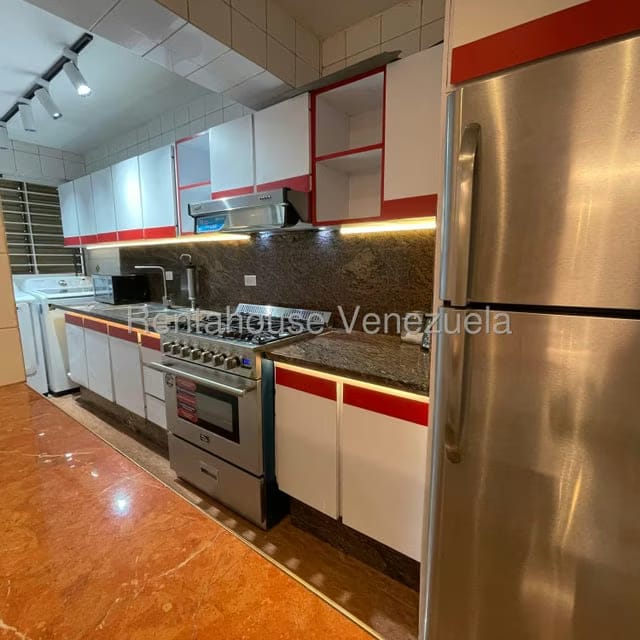 Apartamento (1 Nivel) en Alquiler en Los Palos Grandes, Distrito Metropolitano - 7