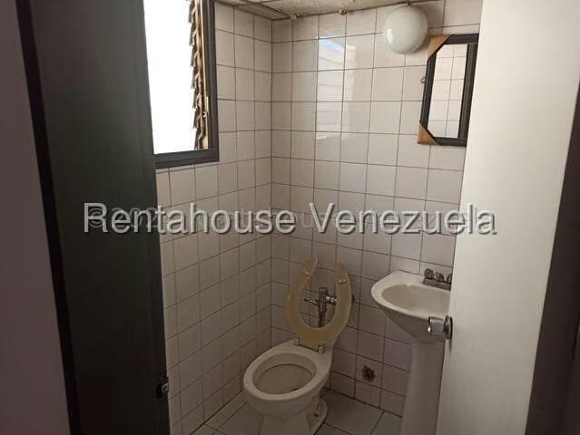 Comercial (Local Comercial) en Alquiler en Las Acacias, Distrito Metropolitano - 13