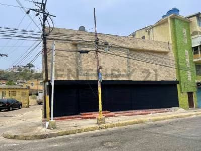 LOCAL COMERCIAL EN VENTA EN PUERTO LA CRUZ AV BOLIVAR