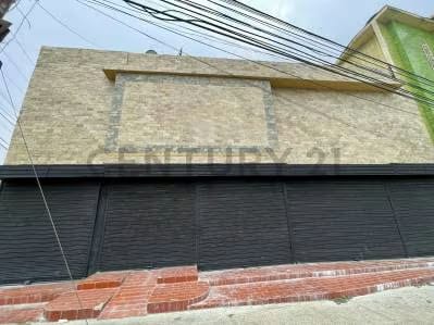 LOCAL COMERCIAL EN VENTA EN PUERTO LA CRUZ AV BOLIVAR - 2