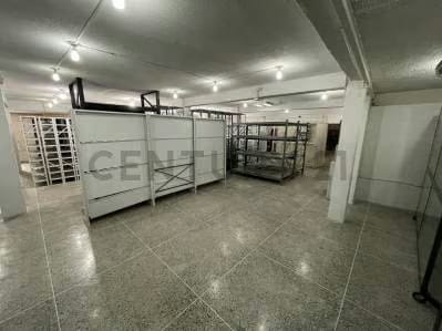 LOCAL COMERCIAL EN VENTA EN PUERTO LA CRUZ AV BOLIVAR - 3